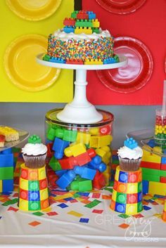 Friends Birthday Party Ideas, Lego Friends Birthday Party, Lego Party Decorations, Cake Lego, Lego Friends Birthday, Block Birthday Party, Ninjago Birthday Party, Friends Birthday Party, Lego Themed Party