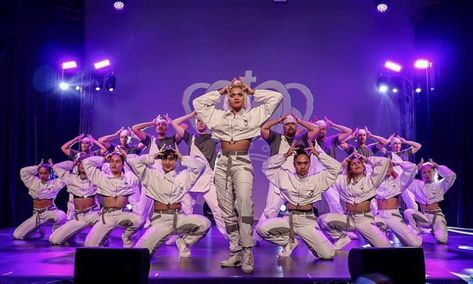 Dancing Aesthetic Hip Hop, Royal Family Dance Crew, Dance Team Aesthetic, The Royal Family Dance, Dancer Aesthetic Hip Hop, Kirsten Dodgen, Dance Crew Outfits, Dancer Core, Hip Hop Dance Team