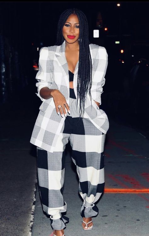 Fashion Classy Outfits, Fall Club Outfits, Woman Suit Fashion Classy, Woman Suit, Hair Mistakes, Perfect Thanksgiving, Woman Suit Fashion, Looks Street Style, Black Women Fashion