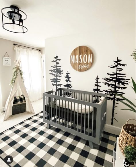 Forest Baby Nursery Boy, Cute Nursery Ideas Boy, Nursery Theme Woodland, Cabin Theme Nursery, Rustic Baby Room Ideas, Nursery Baby Boy Room, Mountain Boy Nursery, Buffalo Plaid Nursery Baby Boy, Outdoor Theme Nursery