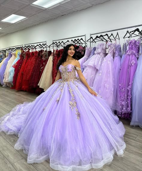 Lilac Purple Quinceanera Dress, Rapunzel Quince Dress, Rapunzel Quinceanera Dress, Violet Quinceanera Dresses, Lavender Quinceanera Ideas, Light Purple Quinceanera Dresses, Purple Quince Dress, Purple Quinceanera Dress, Lilac Quinceanera Dresses