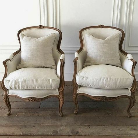 French Country Living Room, French Chairs, Country Living Room, Country House Decor, French Furniture, Wood Carved, French Decor, French Country Decorating, Upholstered Furniture