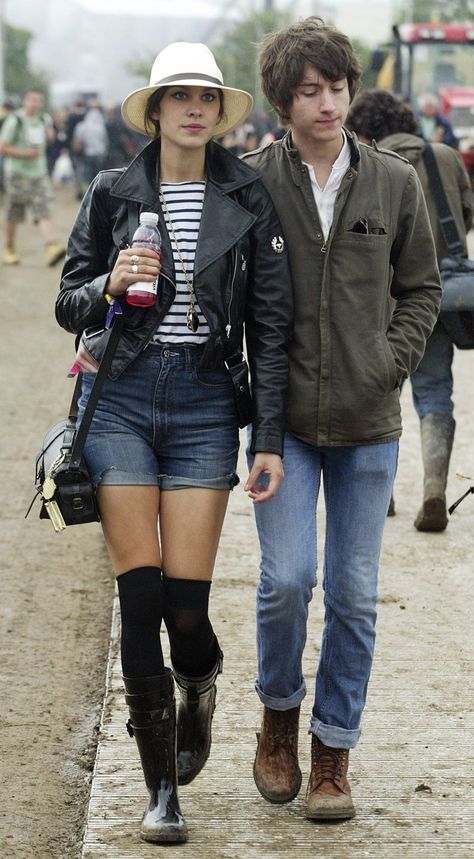 Alexa Chung Boyfriend, Alexa Chung Festival, Glastonbury Fashion, Alex Alexa, British Girls, Sean Lennon, Chloë Sevigny, Alexa Chung Style, Flamboyant Natural