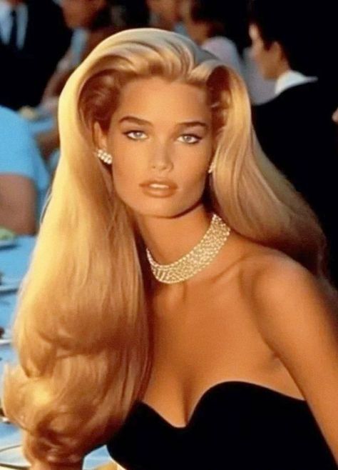 Blonde Bombshell Hair Vintage, 60s Hollywood Hair, Vintage Bombshell Hair, 50s Glam Hair, Pageant Hair Middle Part, Old Hollywood Hair Long, 20s Long Hair, Hollywood Glamour Hair, Retro Inspired Hair