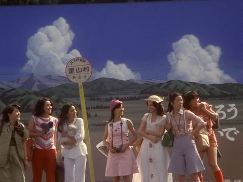 Teenage friends sport colorful, groovy, west-emulating fashions in the post modern romp horror Hausu Hausu 1977, House 1977, Japanese Horror, Summer Movie, Septième Art, I Love Cinema, Japanese Film, Movie Shots, Film Inspiration