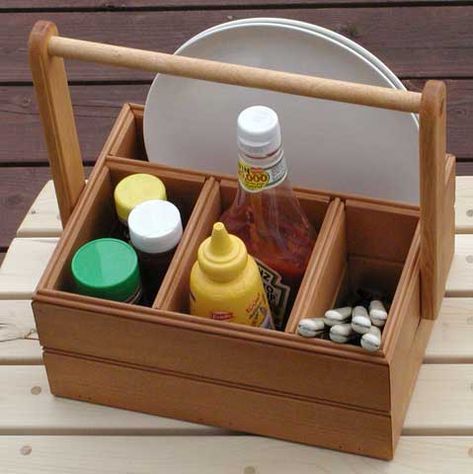 The RunnerDuck Picnic Caddy, step by step instructions. Bbq Caddy, Picnic Caddy, Table Caddy, Bbq Tray, Diy Picnic, Condiment Caddy, Utensil Caddy, Upcycled Furniture Diy, Wooden Organizer