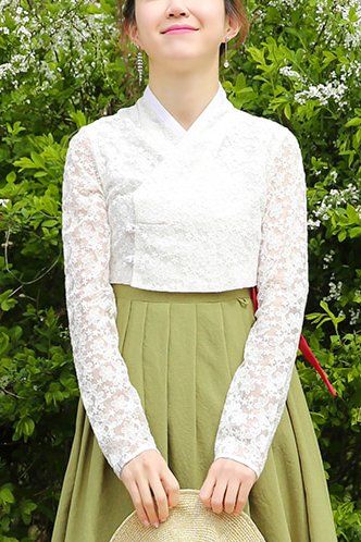 Hanbok Modern Hijab, Korean Attire, Hanbok Top, Modern Hanbok Dress, Traditional Asian Dress, Model Gamis, Korean Traditional Dress, Modern Hanbok, Korean Fashion Online