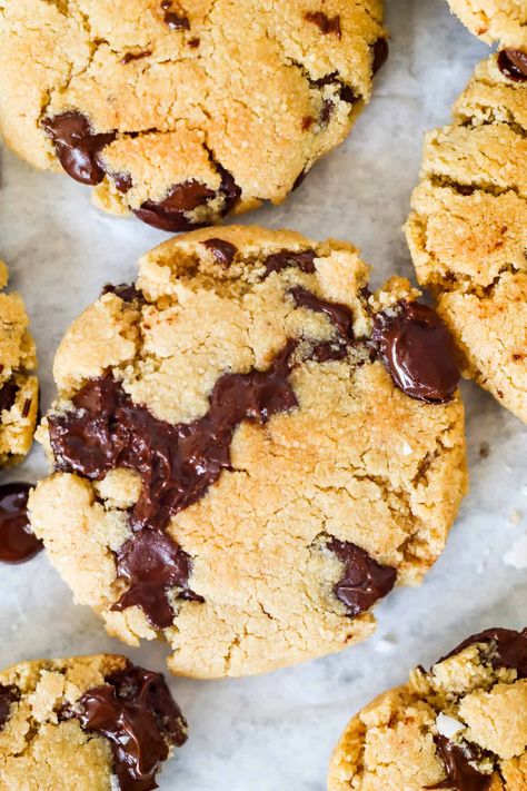 Chocolate Chip Cookies Without Eggs, Chocolate Chip Cookies From Scratch, Egg Free Cookies Recipes, Cookies With Almond Flour, Almond Flour Desserts, Cookies Without Eggs, Food Baddie, Almond Flour Recipes Cookies, Almond Flour Chocolate Chip Cookies