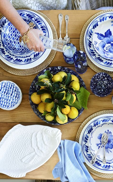 We seriously want everything from this William Sonoma collaboration... it's INSANE. Scalloped dinner plates, linen blend napkins, printed plates... you'll want everything! Blue And White Dinnerware, Table Setting Decor, White Dinnerware, Summer Tables, Printed Plates, Salad Bowl, Williams Sonoma, Facades, Beautiful Table