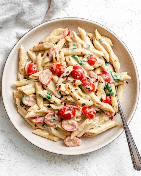 If you're a fan of pasta, you're going to love this 20-Minute Creamy Tahini Pasta. It's super simple, made with pantry staples, and comes out incredibly delicious every time! #plantbasedonabudget #tahini #pasta Lemon Tahini Pasta, Tahini Salad, Tahini Pasta, Plant Based Recipes Dinner, Leafy Green Salads, Plant Based Diet Recipes, Vegan Pasta Recipes, Tahini Sauce, Vegan Pasta