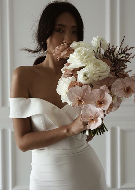 Wedding Dress With Bouquet, Made With Love Bridal, High Neck Wedding Dress, Wedding Dresses Vera Wang, Bridal Bouquet Flowers, Princess Wedding Dresses, Wedding Dresses Plus Size, Best Wedding Dresses, Your Girl