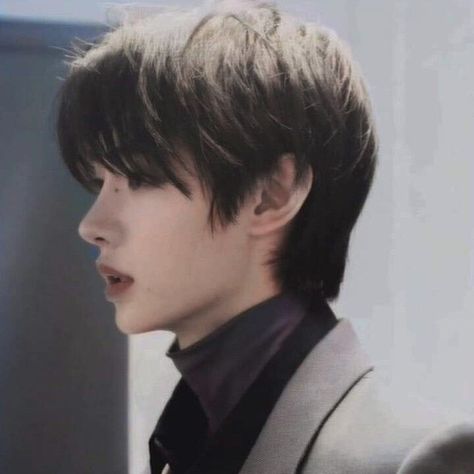 Sunghoon side profile Perfect Side Profile, What Is Kpop, Breakup Songs, Love Park, Sunghoon Enhypen, Side Profile, Sung Hoon, Perfect Man, New People