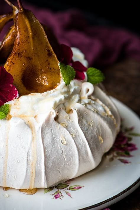 Pavlova with Honey Roasted Pears and Cardamom Spiced Whipped Cream Pear Pavlova, Poached Pears Dessert, Roasted Pears, Spiced Whipped Cream, Beautiful Baking, Pavlova Cake, Roasted Pear, Pavlova Recipe, Amazing Desserts