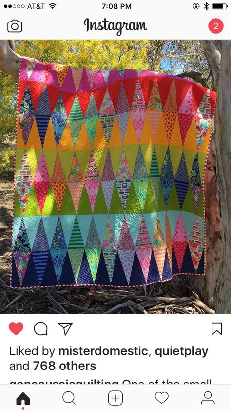 Tula Pink Quilt, Bright Quilts, Mountain Quilts, Pink Quilts, Quilt Modernen, Rainbow Quilt, Pretty Quilt, Colorful Quilts, Triangle Quilt