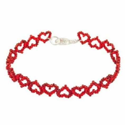 Seed Bead Heart, Valentine Pattern, Beaded Heart Necklace, قلادات متدلية, Valentines Patterns, Beadwork Designs, Beading Jewelery, Bead Charms Diy, Handmade Jewelry Tutorials