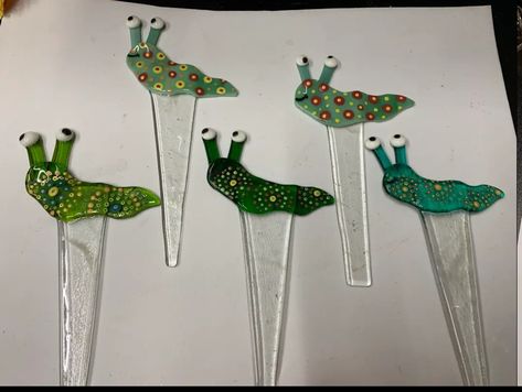 Fused Glass Plant Stakes, 2025 Art, Flower Stakes, Plant Stakes, Glass Fusion Ideas, Fused Glass Artwork, Glass Fusing Projects, Work Art, Glass Fusion