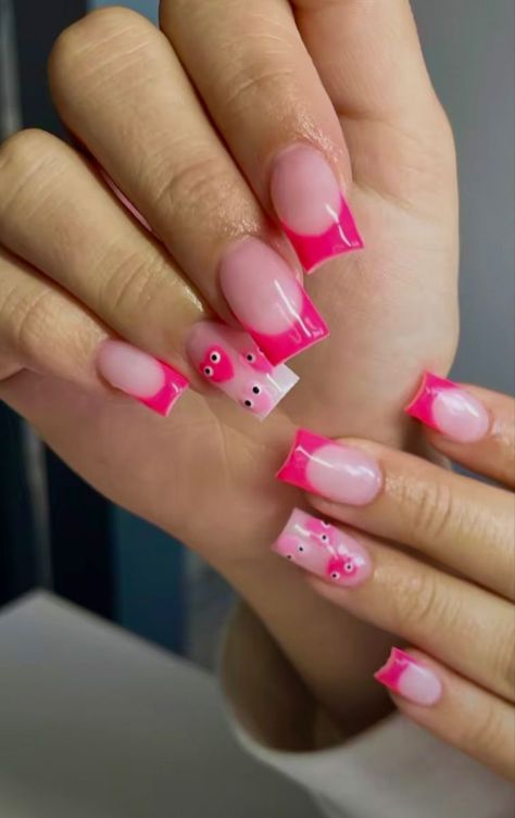 The latest nail style trend to hit Instagram is a creative way to celebrate the season. Users are uploading images of nails painted to look like the knit sweaters that are perfect for this time of the year. Nails 2023 Acrylic, Spring Nail 2023, Nail Trends Spring, Nail Colors Spring, Nails Acrylic Spring, Spring Nail Inspiration, Spring Nails 2020, Turkey Nails, Nails Painted