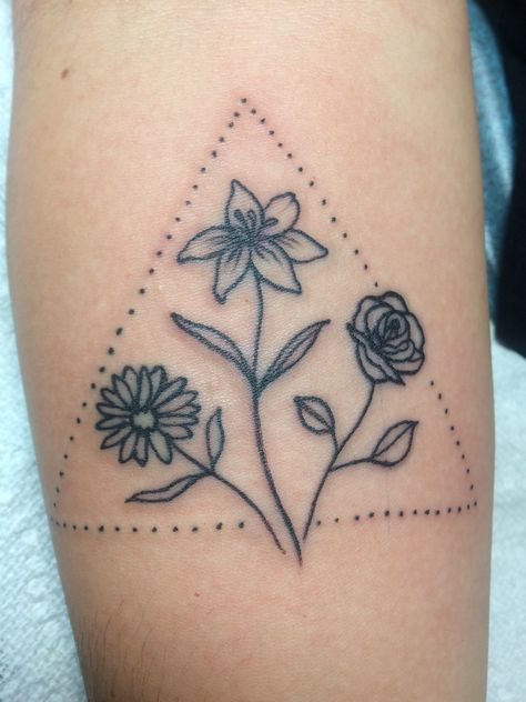 Daisy Lily And Rose Tattoo, Lily Daisy Rose Tattoo, Rose Lily Daisy Tattoo, Lily Rose And Daisy Tattoo, Lily Rose Daisy Tattoo, Addicted Calloway Sisters Tattoo, Lily Daisy Tattoo, Calloway Sisters Tattoo, Daisy Tattoo Outline