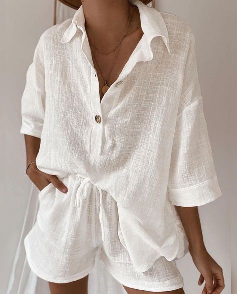 White Outfit For Summer, Bali Fits, Linen Set Outfit, Bali Outfits, White Linen Outfit, Wedding Hoodie, Hamptons Outfit, Holiday 2024, Linen Fashion