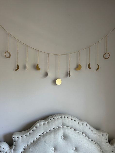 Wall Decors For Bedrooms, Moon Aesthetic Decor, Moon And Sun Bedroom Ideas, Moon And Stars Room Decor, Moon And Stars Room Aesthetic, Cute Hanging Decor, Space Aesthetic Decor, Diy Room Decor Ideas Wall Decorations, Astrology Bedroom Aesthetic