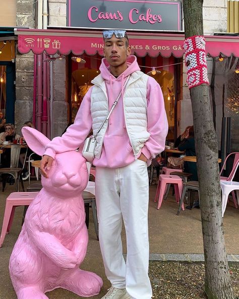 The Influence on Instagram: “Pink+White 🐰 @qesaco . Tag us for a feature 🖤 . ➡️: @theinfluenceuk ➡️: @theinfluenceuk” Pink Hoodie Outfit Men, White Hoodie Outfit Men, Pink Jeans Outfit, Pink Hoodie Outfit, Pink Shirt Outfit, Pink Emoji, Hoodie Outfit Men, Fashion Outfits Men, Black Outfit Men