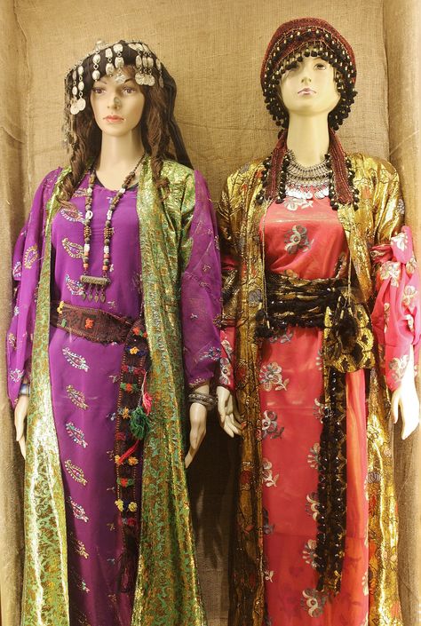 Traditional Kurdish festive clothing from Iraqi Kurdistan.  Ca. 1975-2000.  (Kurdish Textiles Museum, Erbil, northern Iraq). Iraqi Cultural Clothing, Iraqi Traditional Clothing, Kurdish Traditional Clothes, Iraqi Clothes, Iraqi Clothing, Traditional Attires, Iranian Women, Clothes Pin Crafts, Asian Outfits