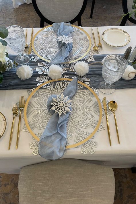 Snow in love themed shower Bridal Shower Winter Wonderland, Dusty Blue Table Runner, Blue Bridal Shower Decorations, Winter Bridal Shower Themes, Winter Wonderland Wedding Decorations, Bridal Shower Tablescape, Snow In Love, Picnic Company, Winter Wonderland Christmas Party