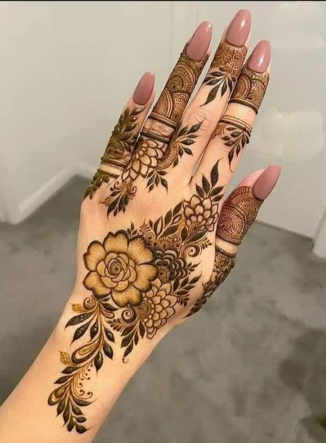 A Henna Design, Tons Of Money, Mehndi Designs Bridal Hands, Simple Henna Tattoo, Latest Henna Designs, Mehndi Design Pictures, Simple Mehndi Designs Fingers, Very Simple Mehndi Designs, Pretty Henna Designs