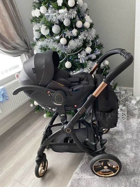 Exclusive to selected retailers, the Jurassic Gold egg2 Stroller is the ultimate egg2. Luxury Strollers And Car Seats, Egg Pram, Black Stroller, Egg Stroller, Baby Stroller, Luxury Stroller, Solly Baby Wrap, Newborn Stroller, Solly Baby