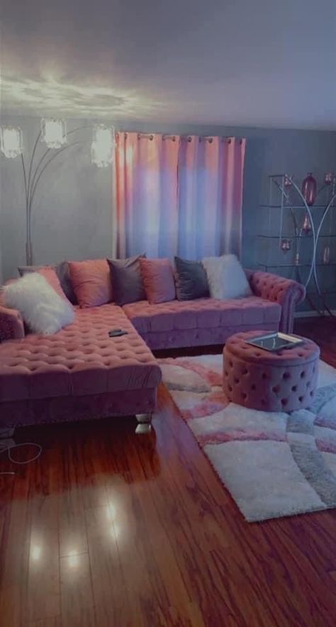 Girly Living Room, Apartment Simple, Girl Apartment Decor, Bday Dinner, Apartment Decorating Living, Girly Apartment Decor, Pink Furniture, Luxury Room Bedroom, First Apartment Decorating