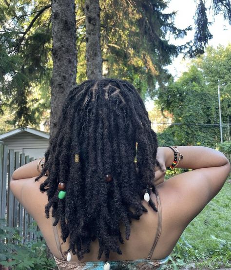 Dreadlock Hairstyles Women Black, Locs With Fine Hair, Short Locs With Shells, Wolf Cut Locs, Layered Locs, Fluffy Locs, Head Wrap Tutorial, Thick Locs, Headwrap Tutorial