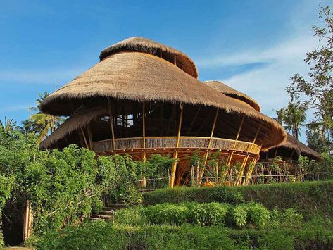 Green School Bali, Bamboo Structure, Future School, Bamboo Architecture, Green School, Natural Homes, Green Architecture, Natural Building, John Hardy