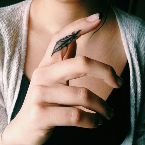 Quill tattoo -CC Quill Tattoo, Girl Finger Tattoos, Tattoos Masculinas, Finger Tattoos For Couples, Feather Tattoo Meaning, Tiny Finger Tattoos, Cute Finger Tattoos, Bestie Tattoo, Clover Tattoos