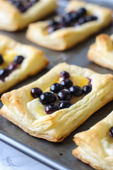 Blueberry Lemon Pastries Lemon Pastries, Heavenly Dessert Recipe, Blueberry Toast, Vegetarian Recipes Dessert, Puff Pastry Filling, Puff Pastries, Puff Pastry Tart, Frozen Puff Pastry, Pastry Tart