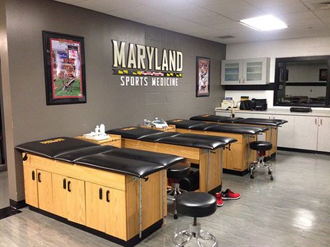 Facilities - Maryland Terrapins Athletics - University of Maryland Terps Official Athletic Site Athletic Training Room Design, Sports Recovery Room, Athletic Training Room, Athletic Training Sports Medicine, Chiropractic Office Design, Athlete Recovery, Sports Physical Therapy, Recovery Room, Gym Design Interior