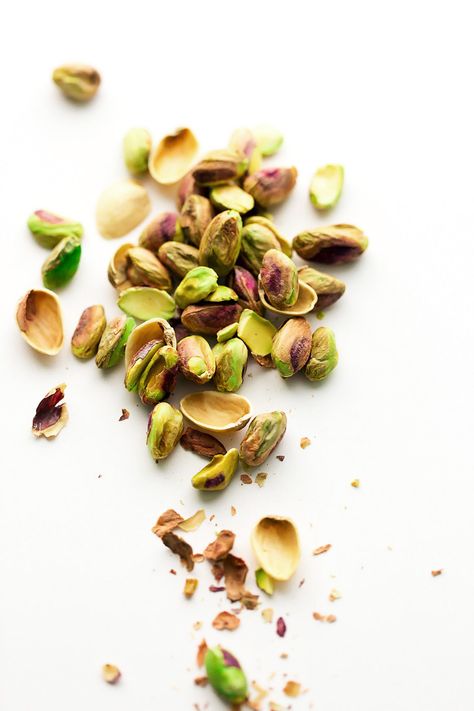 Pistachio Photography, Pistachio Aesthetic, Nuts Illustration, Pistachio Granola, The Cooking Foodie, Vegan Pistachio, Lowering Blood Pressure, Raw Pistachios, Pea Pesto