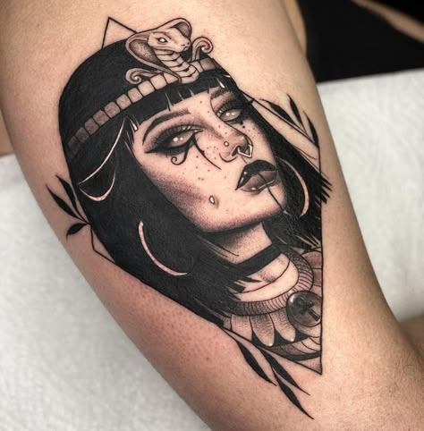 Tattoo Cleopatra, Cleopatra Tattoo, Back Tattoos For Guys Upper, Dumbest Tattoos, Tattoo Quotes For Men, Tatoo Inspiration, Egypt Tattoo, Books Open, Back Tattoos For Guys