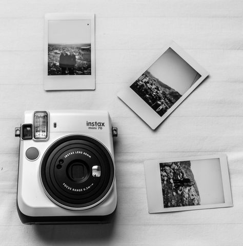 Instax Mini 70  60mm Poloroid Camera Vintage, Instax Aesthetic, Instax Ideas, Instax Mini 70, 2022 Goals, Camera Collection, Old Hollywood Wedding, Hollywood Wedding, Object Photography