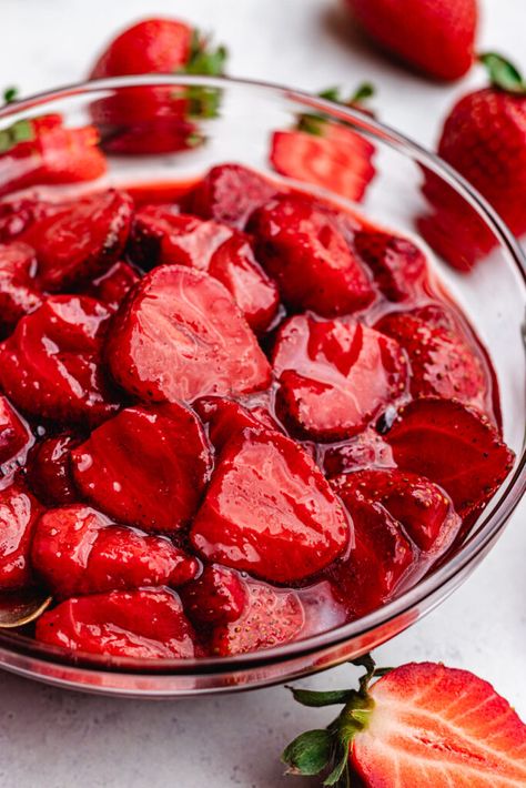 Roasted Strawberries inna glass bowl with a spoon. Healthy Vegetarian Breakfast, Strawberry Chia Jam, Banana Apple Smoothie, Vegan Overnight Oats, Pasta Side Dishes, Pasta Sides, Roasted Strawberries, Measuring Ingredients, Tart Dessert