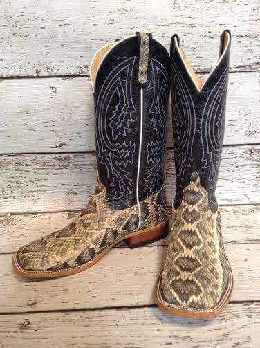 Anderson Bean Boots "Diamondback Jack" rattlesnake boots exclusive to Mule barn and your root beer will be safe also!! Contact the good folks at 936-348-2869. To view more pics http://www.mulebarnboutique.com/catalog.php?item=1369 Eastern Diamondback Rattlesnake, Brown Square Toe Boots, Square Toed Boots, Diamondback Rattlesnake, Anderson Bean Boots, Custom Cowboy Boots, Brown Square, Custom Boots, Cowboy Outfits