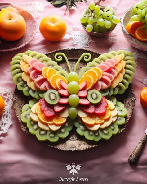 Sadie Ideas, Safari Party Foods, Stall Decorations, Fruit Buffet, Amazing Food Platters, Fruit Ideas, Fruit Creations, Fruit Platter Designs, Food Art For Kids