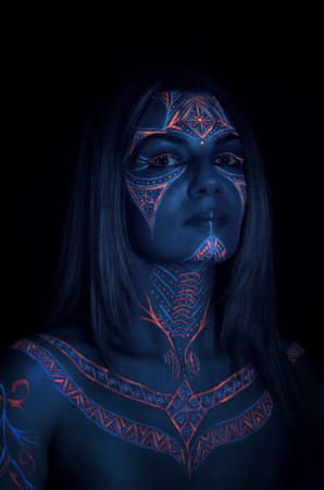 Tattoo Baddie, Neon Face Paint, Uv Makeup, Bd Art, Glow Paint, Bangs For Round Face, Hobbies For Women, Neon Painting, Experimental Photography