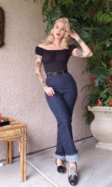 Gothabilly Fashion, 50s Inspired Fashion, 50's Fashion, Rockabilly Outfits, Retro Jeans, Pin Up Outfits, Vintage Inspired Outfits, Rockabilly Dress, Rockabilly Fashion