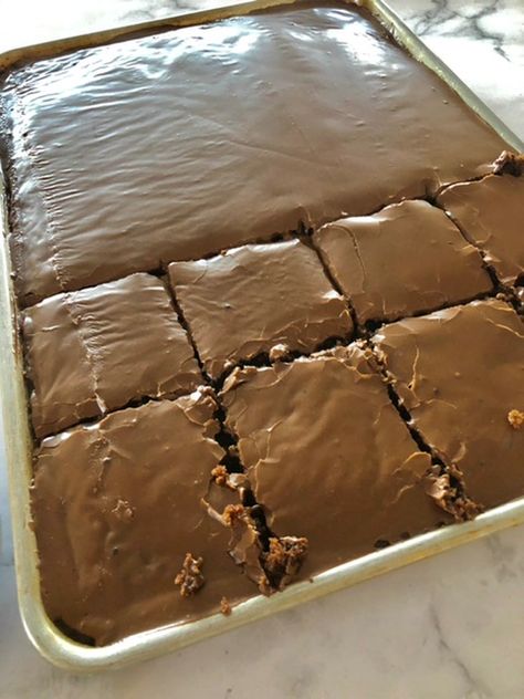 Texas Sheet Cake For Half Sheet Pan, Texas Sheet Pan Brownies, Sheet Pan Pound Cake, Half Sheet Pan Desserts, Sheet Pan Cakes For A Crowd, Sheet Pan Desserts For A Crowd, Easy Texas Sheet Cake Recipe, Sheet Pan Brownies, Sheet Pan Cake