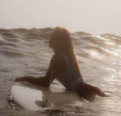 Photo Surf, Surfing Aesthetic, Surf Aesthetic, Surf Vibes, Ocean Girl, Beach Shoot, Surf Life, Paradise On Earth, Summer Dream