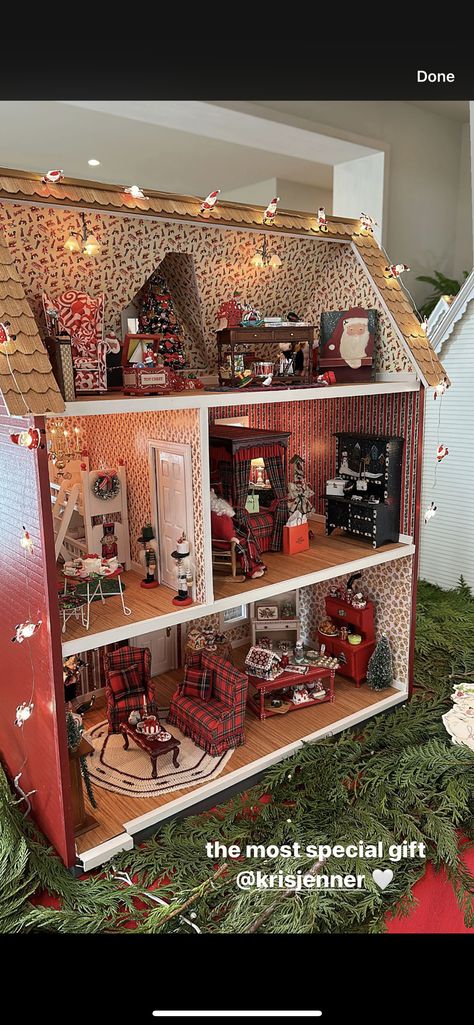 Greenleaf Dollhouse, Kardashian Christmas, Dollhouse Holiday, Christmas Diorama, Santa's House, Christmas Village Accessories, Diy Christmas Village, House Vibes, Dollhouse Christmas