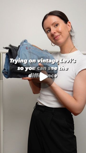 Levis Jeans Straight Leg, 501 Levis Women Outfits Winter, Vintage Levi Outfit, Levi’s Vintage Jeans, Classic Levis Jeans Outfit, Light Levis Jeans Outfit, Levis 550 Jeans Outfit Women, Levi’s Mom Jeans, Levi Flare Jeans Outfit