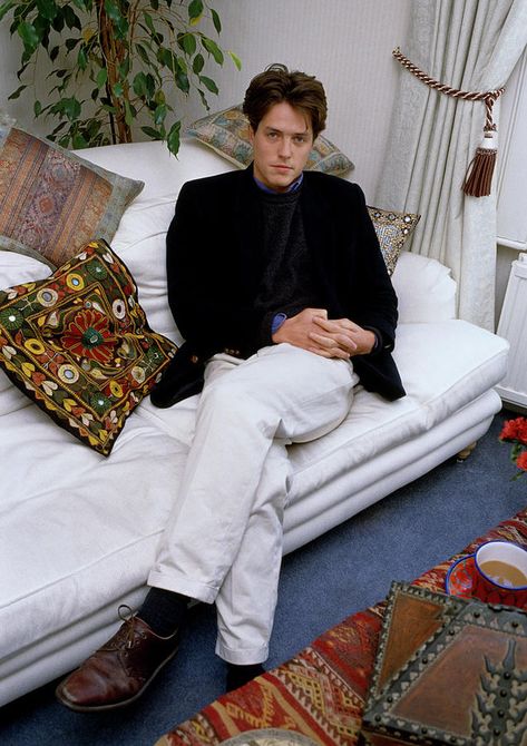 Hugh Grant Notting Hill, Haircut Man, Men Celebrities, Male Outfit, 90s Fashion Men, Preppy Men, Hugh Grant, T Dress, Adam Sandler