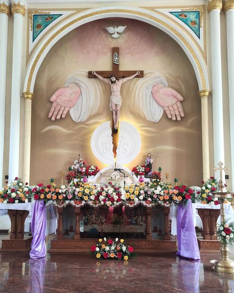 Altar Design Home, Altar Design Home Catholic, Wall Altar Ideas Catholic, Catholic Home Altar Ideas Living Rooms, Lent Decorations For Church, Wall Altar, Simple Church Wedding, Altar Catholic, Home Altar Catholic