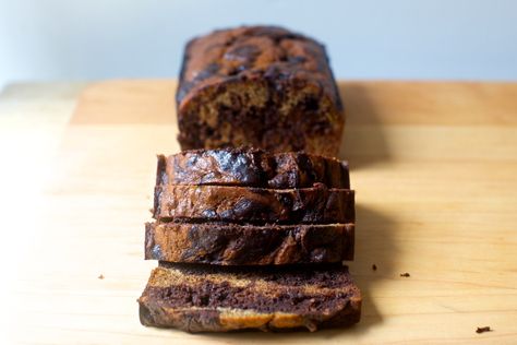 Smitten Kitchen Banana Bread, Smitten Kitchen Recipes, Marbled Banana Bread, Bread Easy, Chocolate Graham Crackers, Chocolate Swirl, Chocolate Banana Bread, Smitten Kitchen, Sweet Breads